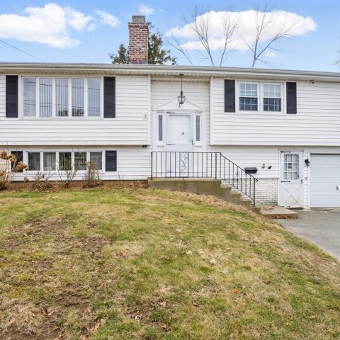 31 Seaview Ct, Tiverton, RI