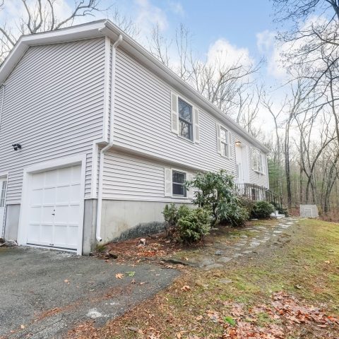 38 Town Farm Rd, Brookfield, MA